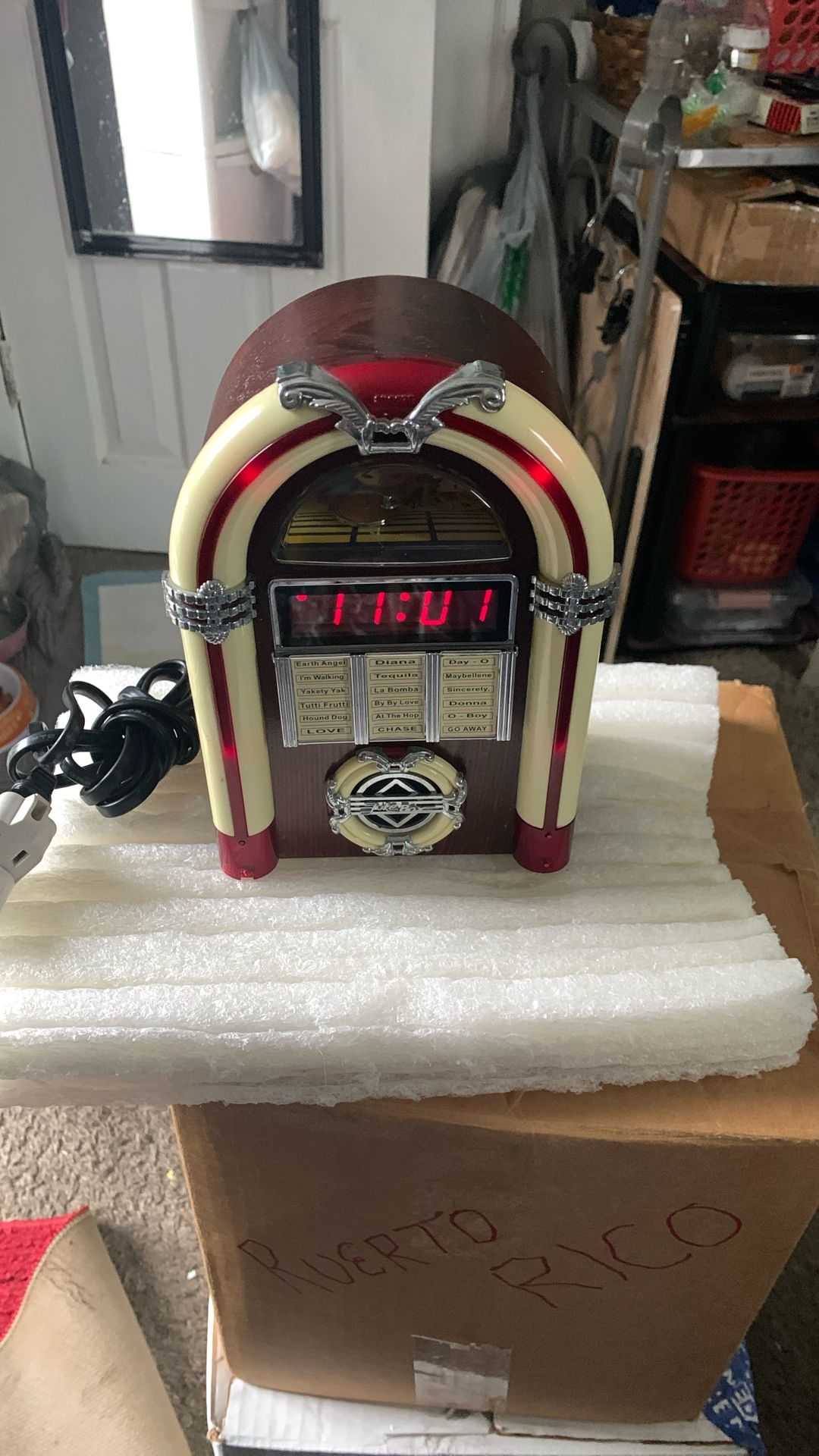 Collector S Edition Radio  AM FM  an alarm