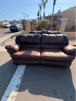 Couch set