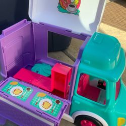 The Kid Connection Food Truck Play Set 