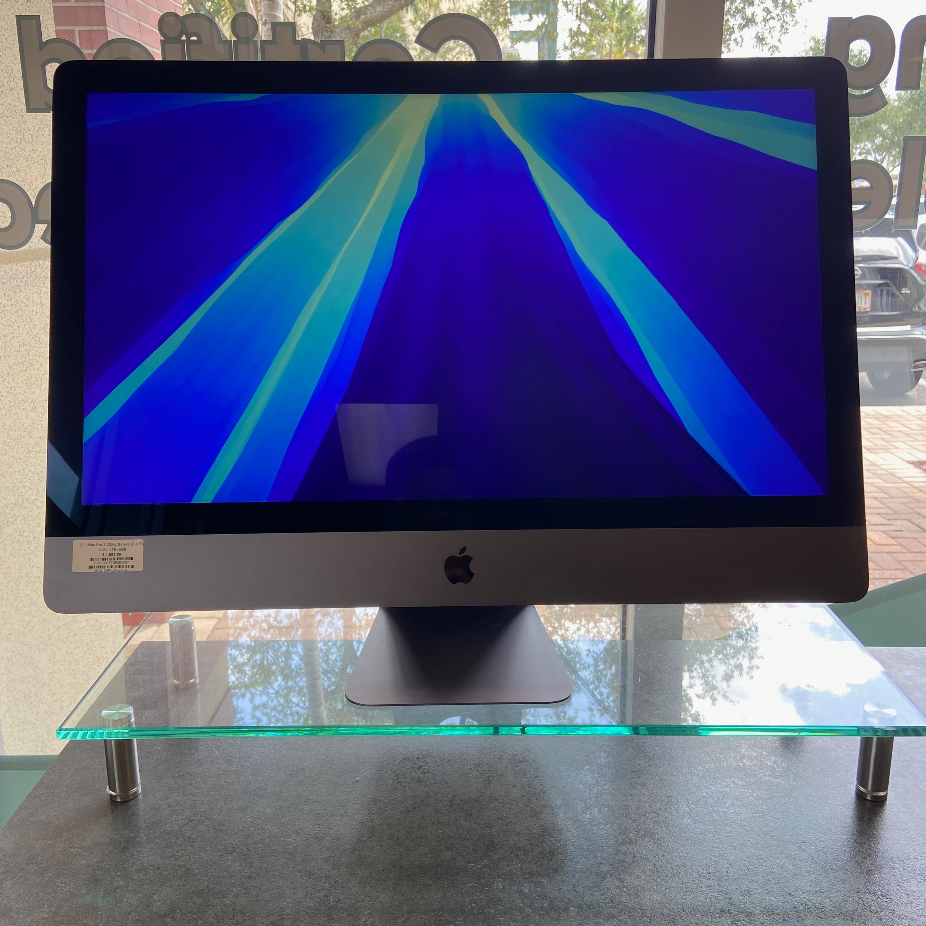 Apple iMac Pro 27” – 3.2GHz 8-Core, 32GB RAM, 1TB SSD (8GB Graphics)