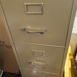Office Max 4 Drawer Filing Cabinet Used Aboutv1 Year Paid  $200.00+tax