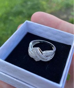 10kt gold natural diamond ring