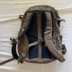 REÍ 28L Backpack 