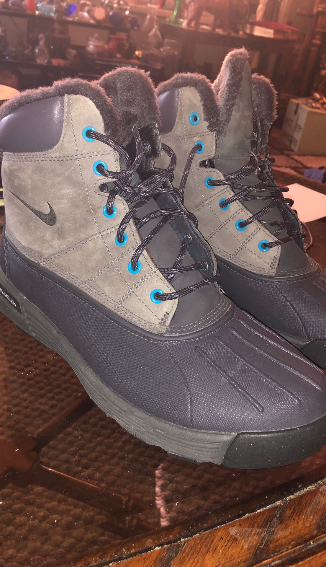 Women’s Nike lunarlon boots size 9 grey black blue
