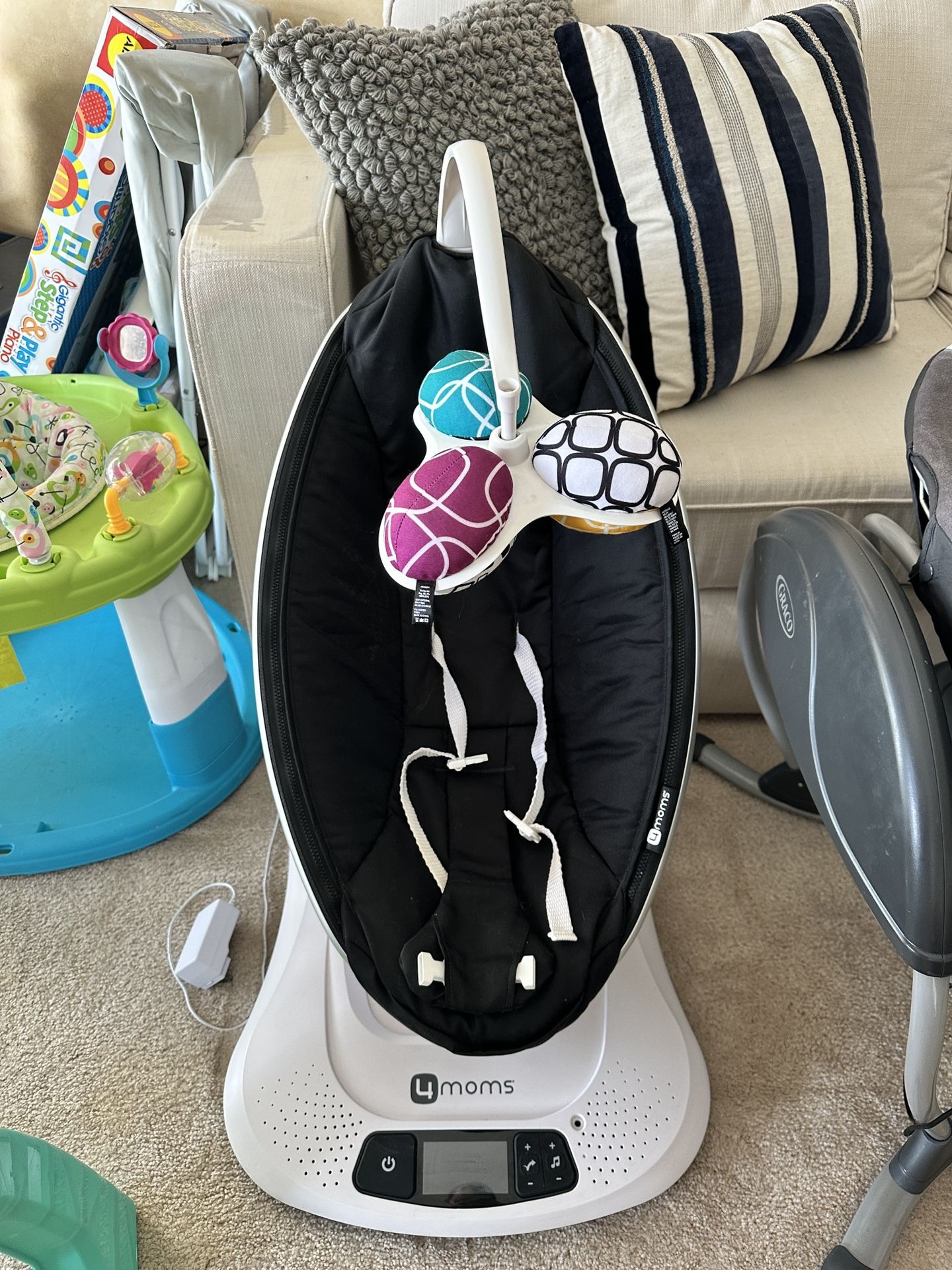 4moms MamaRoo Baby Swing (Bluetooth with 5 Motions)