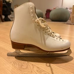 Vintage Figure Skates – John Wilson Sheffield Blades (White Leather)