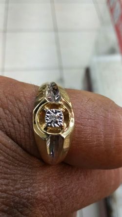 14k Gold Diamond Ring 3.6 grams