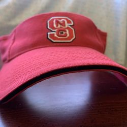 NC State Wolfpack Foofball (North Carolina) Puma One Size Fits All Visor! Clean And Like New 