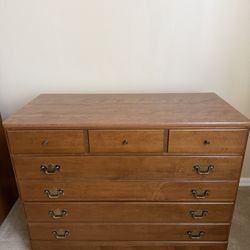 Ethan Allen 3 Drawer Maple Wood Desser