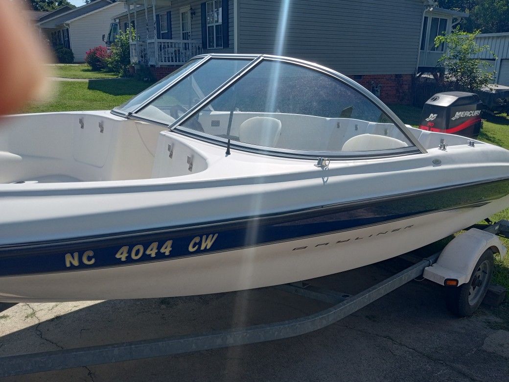 2003 Bayliner Capri 90hp Mercury, One Owner Boat ,Like New Condition