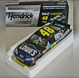 NASCAR Hendrick 2010 Jimmie Johnsor Autographed #48 Impala 1:24 Diecast w/ COA