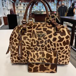 Prada Handbag 👜 & Matching Prada Wallet 