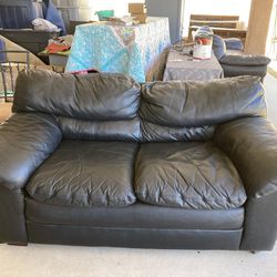 LEATHER COUCHES FAIR CONDITION 