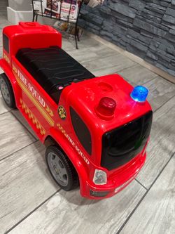 Kids car. It’s have sound.  $20