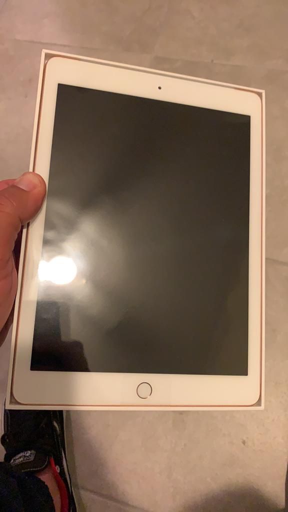 iPad brand new Gen 6 Rose Gold WiFi ONLY