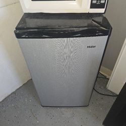 Working Mini Fridge W/ Freezer 