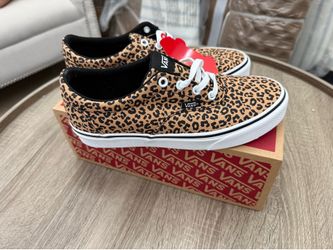 Womens vans size 8 brand new in box
