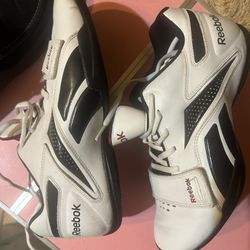 Reebok Size 9 Men’s Sneakers
