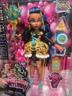 Cleo DeNile