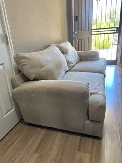 Couch - Free Delivery 🚚