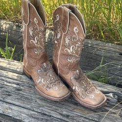 Shyanne Boots from  Bootbarn