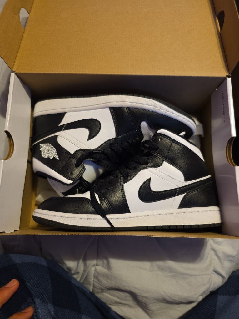 Air Jordan 1 Mid