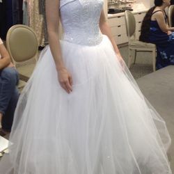 Wedding Dress NWT(Size 6)