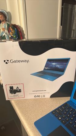 Beautiful Metallic  Blue Gateway Laptop with Original Box… Looks Like New…