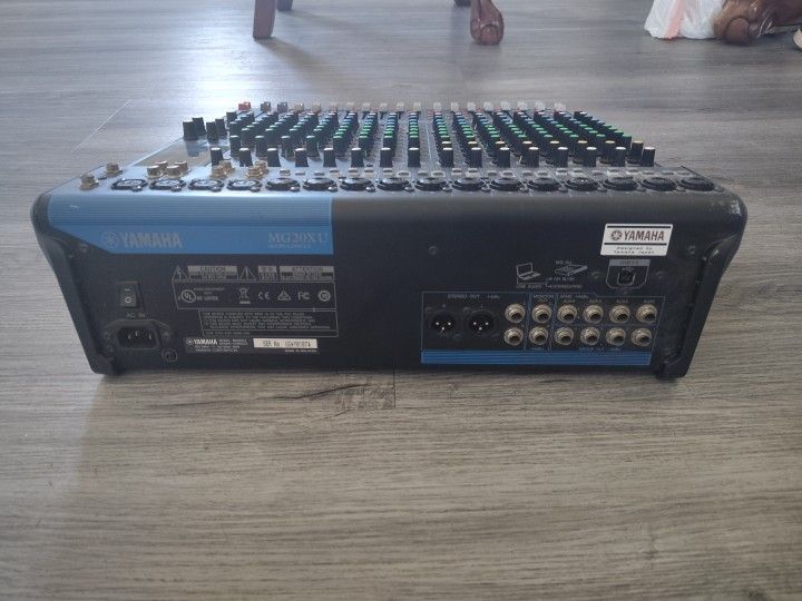 Consola Yamaha