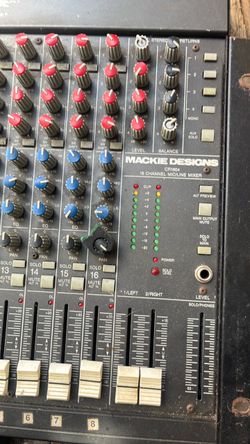 Mixer Mackie analoga