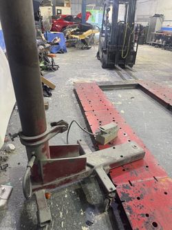 Auto Body Frame Straightening Bench