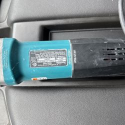 Makita Angle Grinder 