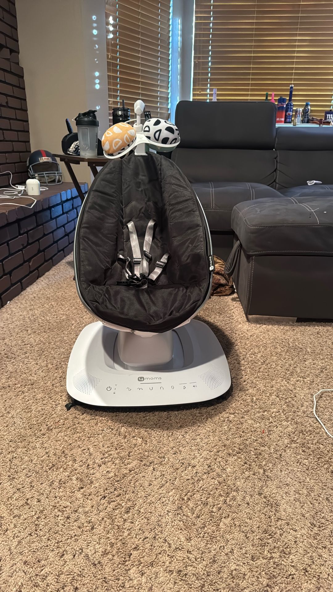 4 MOMS electric bluetooth baby swing