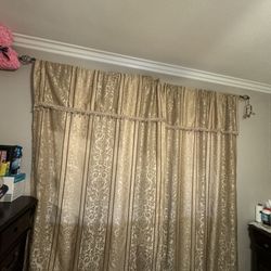 Cortinas para los cuartos están en perfecto estado