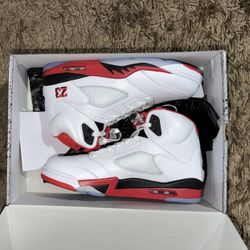 Jordan 5 Retro Fire Red Black Tongue Size 10.5 Men New 