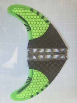 Title: Futures Compatible Green Honeycomb & Carbon-Base Side Fins (Medium)