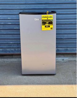 Midea 3.3 cu ft Mini Dorm Refrigerator with Freezer Silver