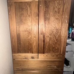 Dresser 
