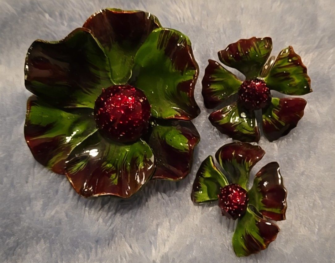 Vtg. Jewelry Flower Enamel Brooch/Pin & Matching Clip-on Earrings Green And Red Rare!