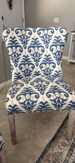 Set of 2 Accent Chairs – Blue & White Pattern