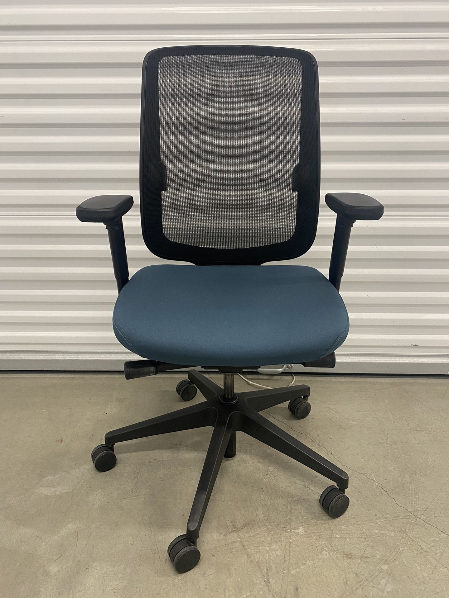 Allsteel Access ®️ Fully Loaded Model Office Chair/ Task Chair