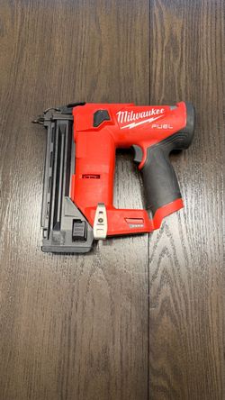 Milwaukee M12 Fuel Compact Brad Nailer