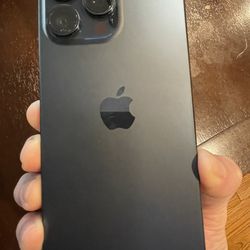 iPhone 15 PRO Max UNLOCKED (512gb)