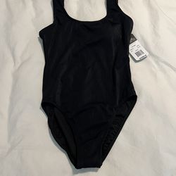 NWT Catalina Women's black Ribbed One-piece Tank Swimsuit small (4-6)  Elevate your poolside look with this stunning black Catalina one-piece swimsuit