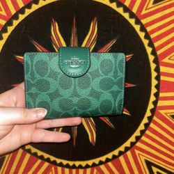 Coach Medium Corner Zip Wallet 