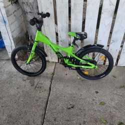 S'Cool XXlite 18-inch children's bicycle, known for its robust and child-friendly desig