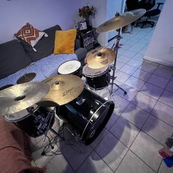 Drum Set  (TAMA imperialstar) Used , Good Condition With Hardware And Cymbals Included 