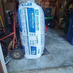 Kraft-faced Fiberglass Batt