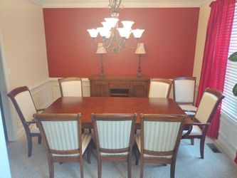 Gorgeous dining set