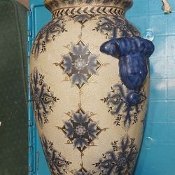 CHINESE VASE  BEAUTIFUL Vintage Nice Condition
